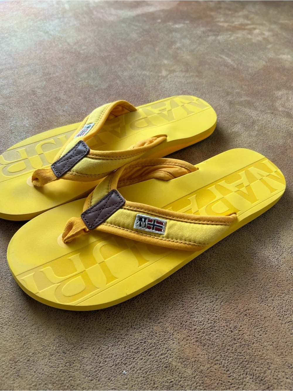 Napapijri Yellow Men’s Flip-Flops Sandals size 9.5/10